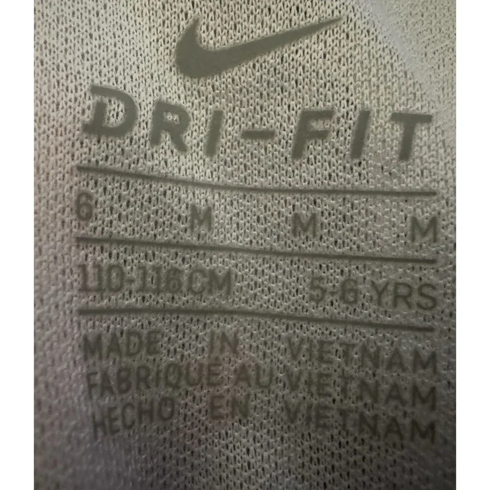 Nike Girls Size 6 Dri-Fit Set 2-Piece Pink Shirt Gray Shorts Athletic Casual New